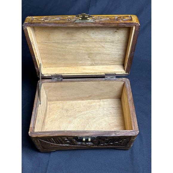 Old Chinese Carved Camphor Timber Wooden Chest Jewelry Vanity Tea Box - Picture 7 of 8